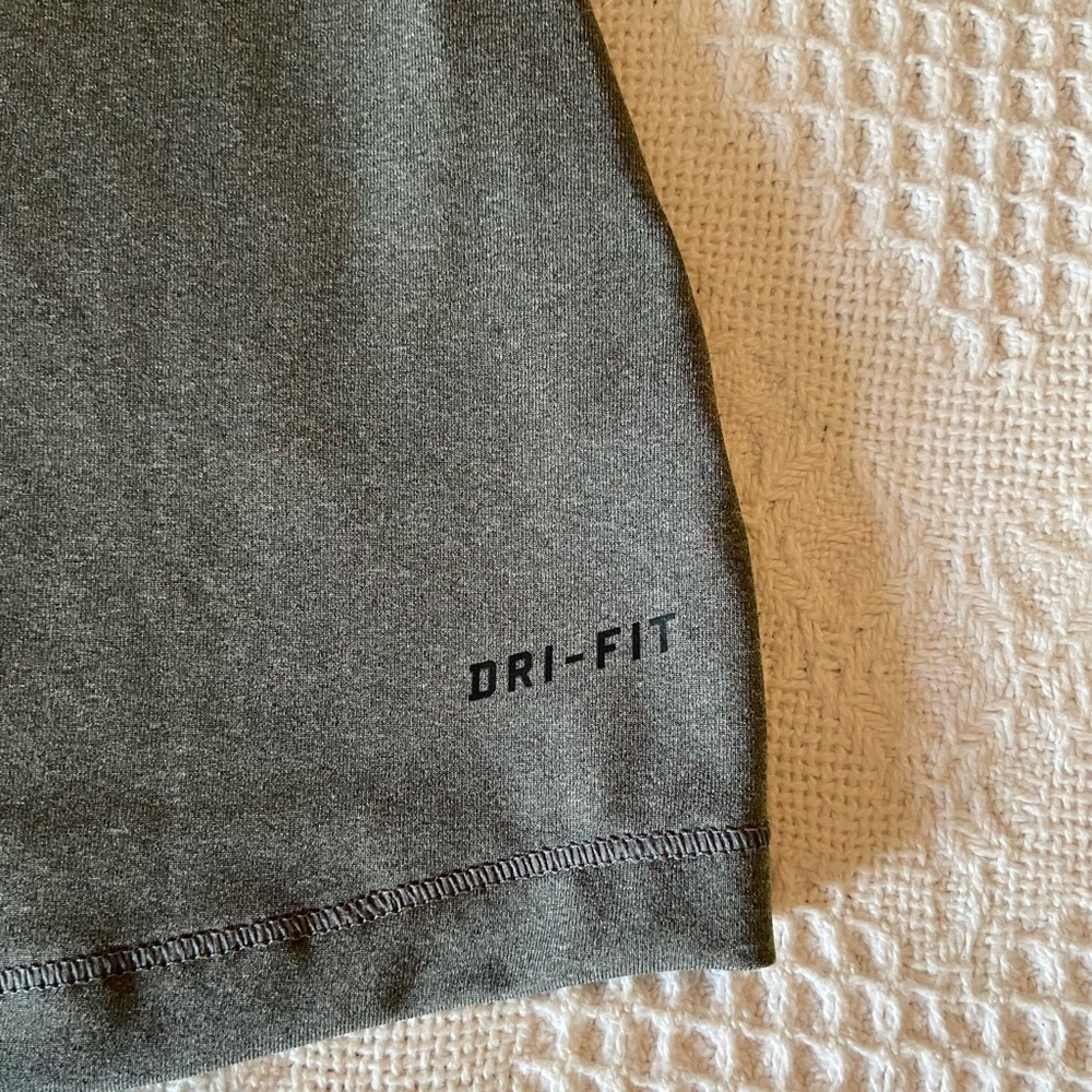 Nike - Picture 5 of 6